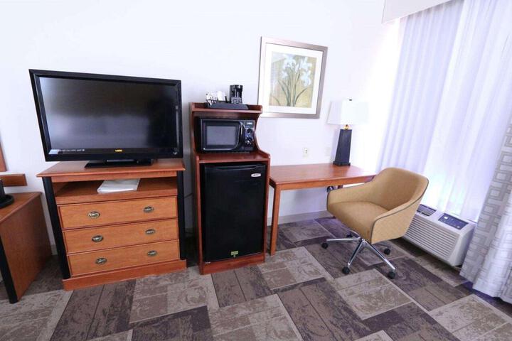2 Queen Beds (1 of 21)