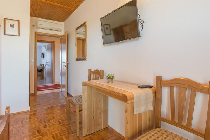 Room 15 of 47