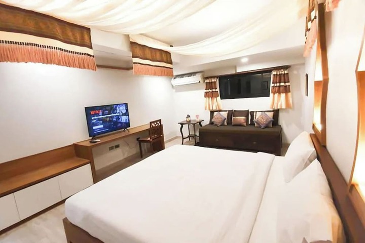 Room 30 of 54