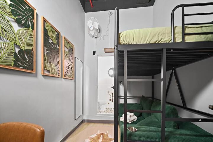 Room 14 of 35