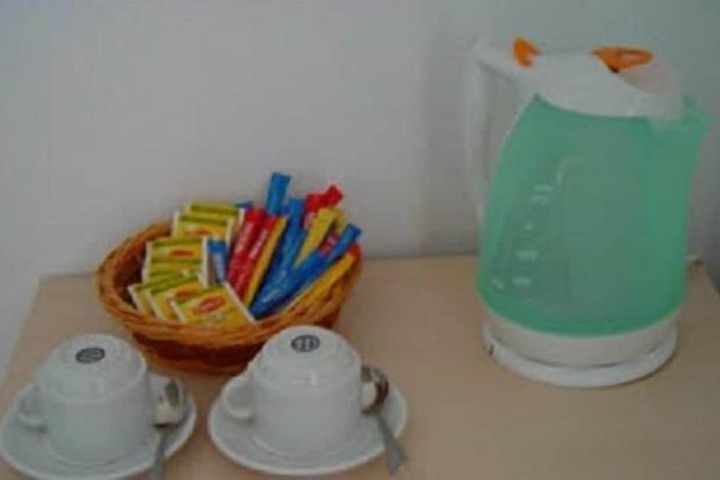 Room 8 of 16