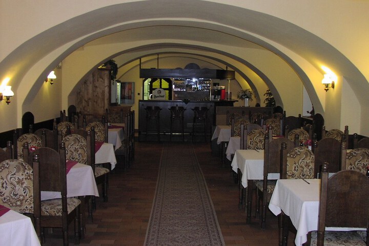 Dining 41 of 65