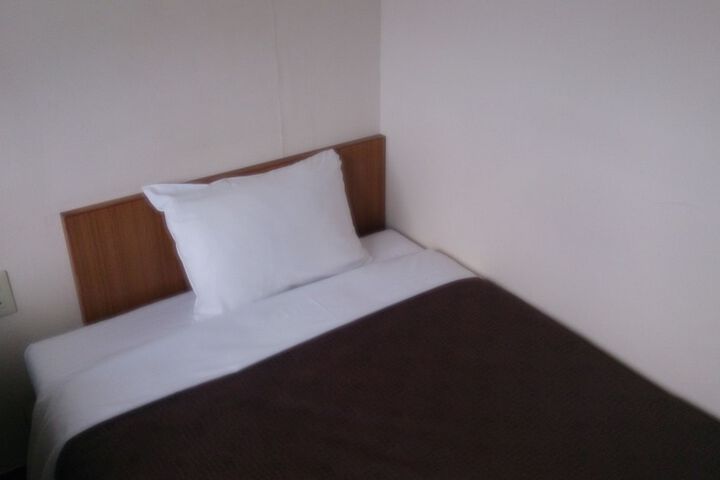 Room 5 of 34