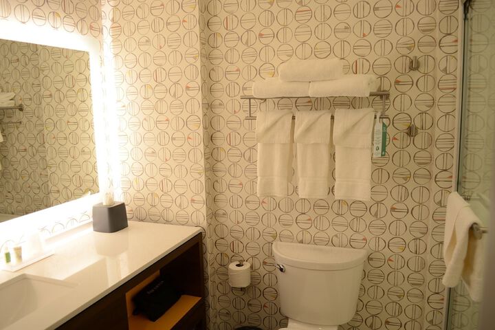Room 34 of 118