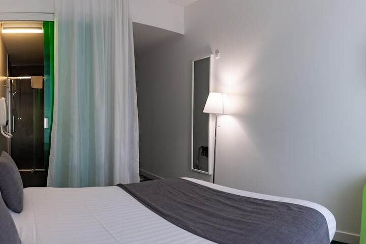 Room 25 of 60