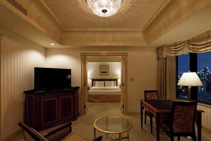 Room 5 of 43