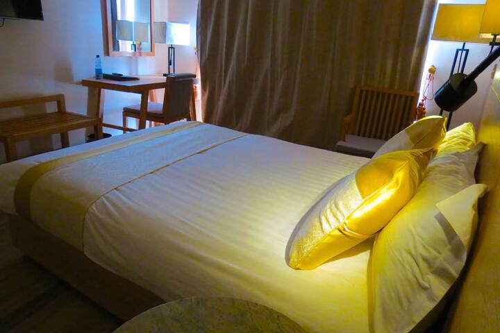 Room 13 of 25