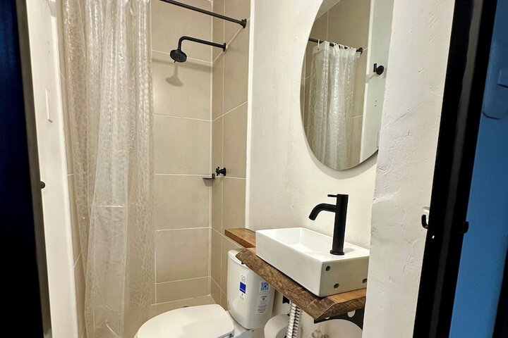 Room 13 of 27