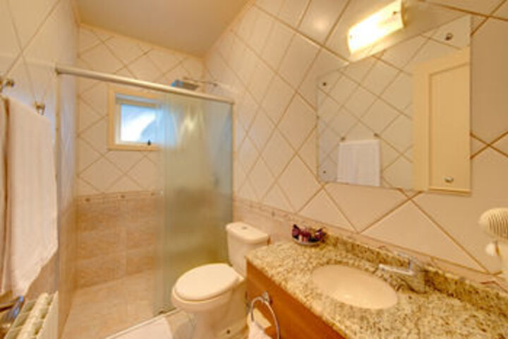 Room 4 of 40