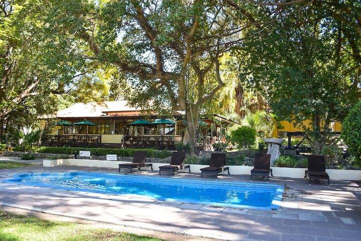 Pool Hotel