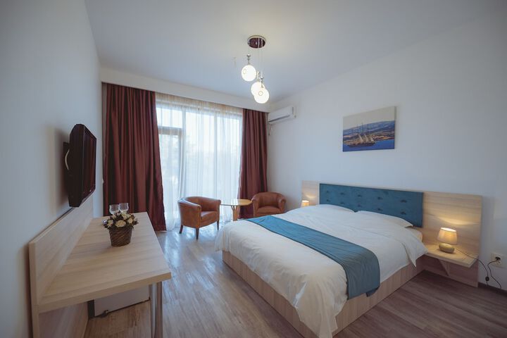 Room 10 of 30