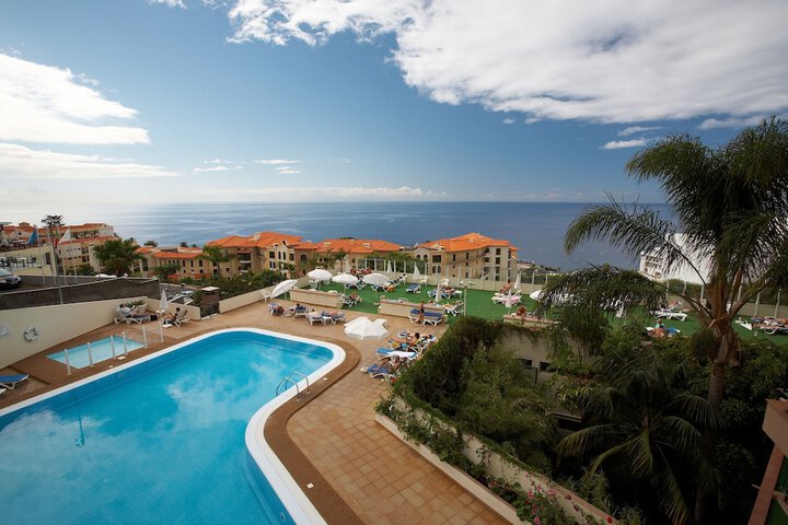 Pools & Facilities