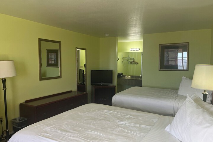 Room 14 of 19
