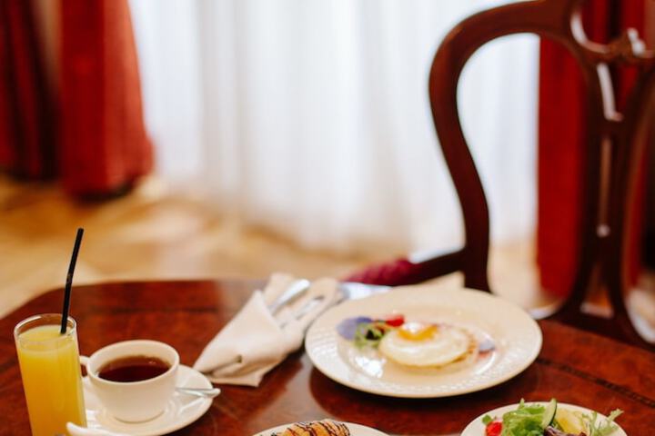 Breakfast/Coffee Service 30 of 73