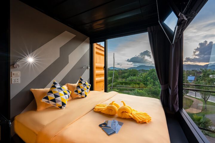 Room 10 of 48