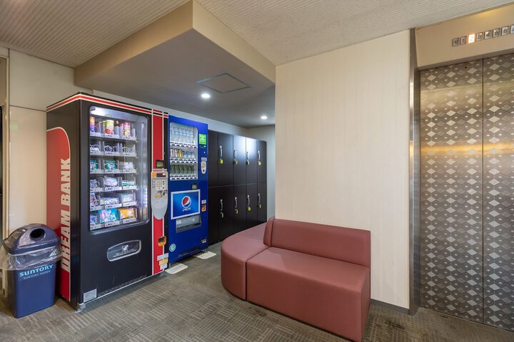 Ballroom/Hall 78 of 84