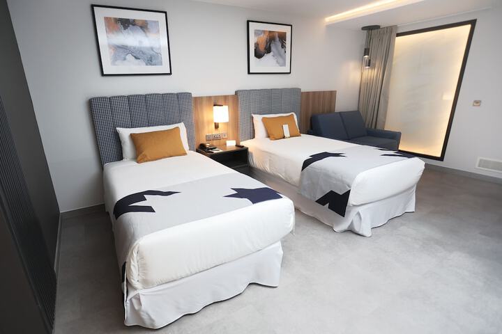 Room 45 of 106