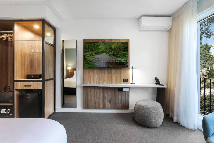 Room 10 of 41