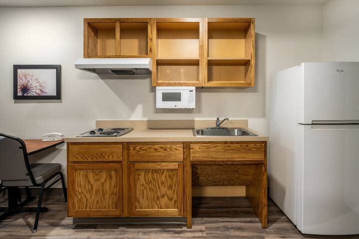 1 Queen Bed Suite (7 of 12)