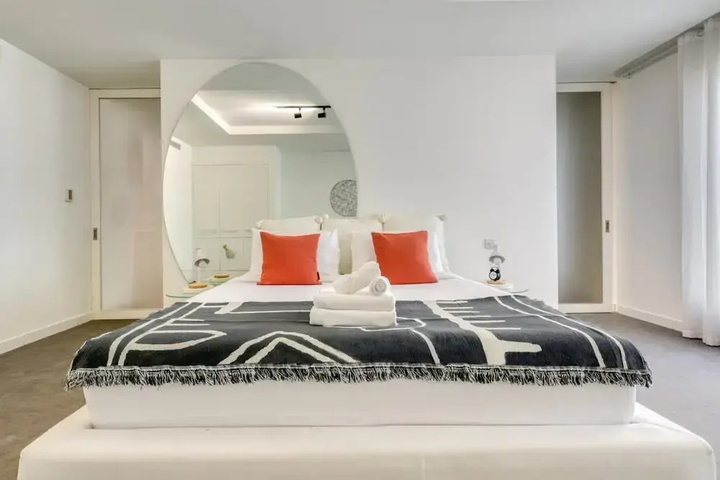 Room 5 of 22