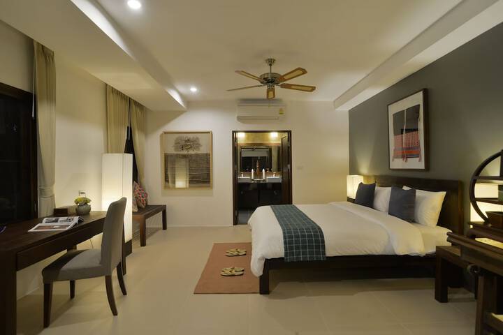 Room 25 of 80