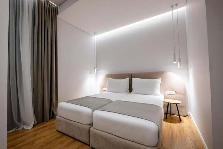 Room 71 of 189