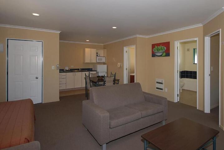 Room 11 of 22