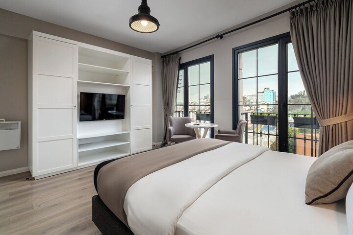 Room 10 of 35