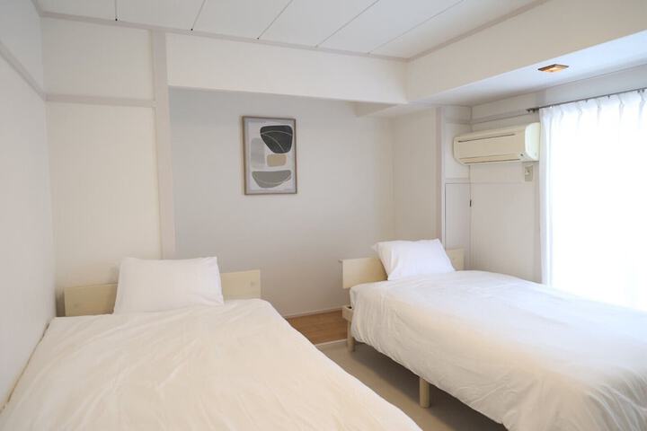 Room 3 of 62