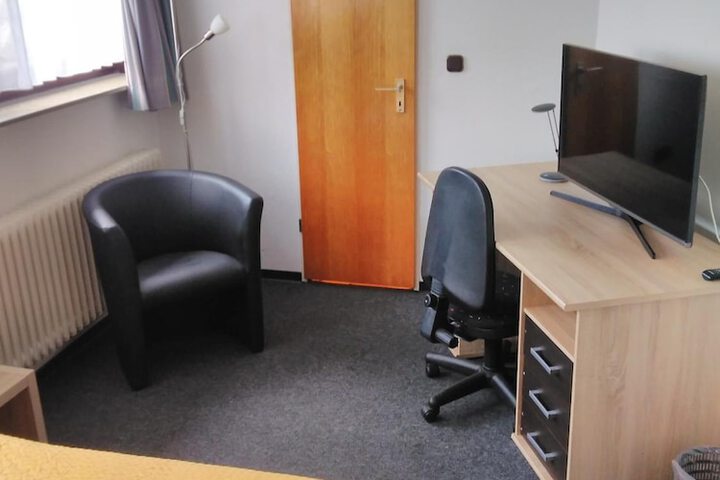 Room 6 of 43