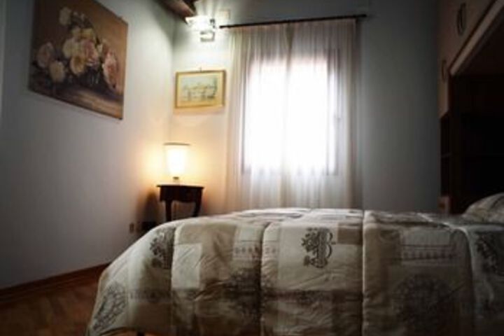 Room 13 of 27