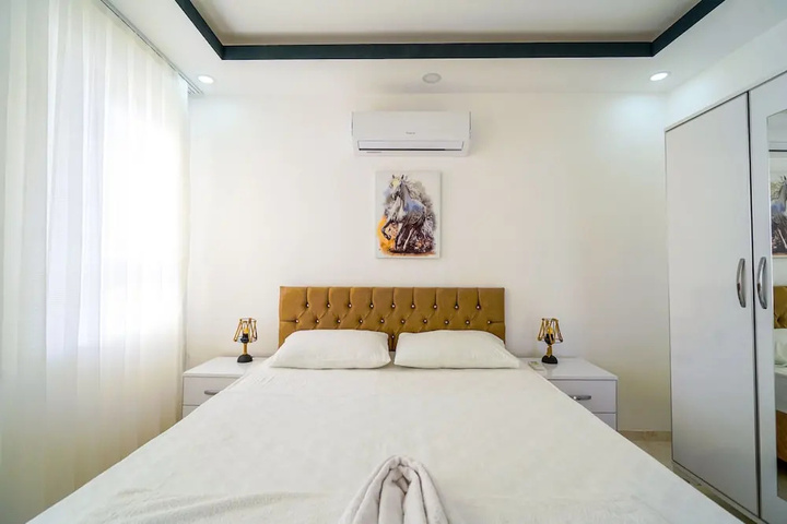 Room 3 of 9