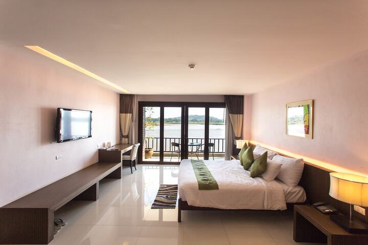 Room 3 of 54