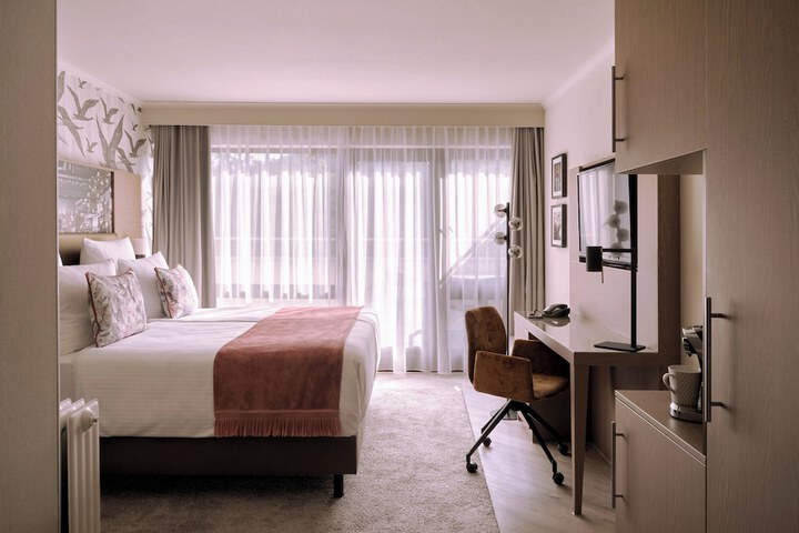 Room 20 of 77