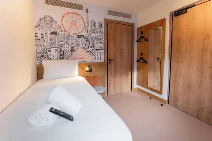 Room 54 of 89