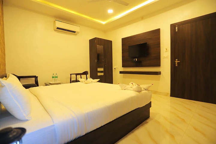 Room 5 of 36