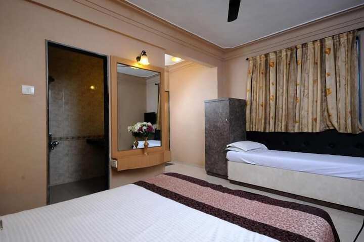 Room 14 of 49