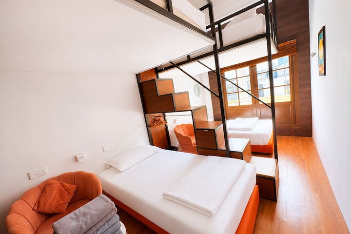 Room 83 of 121