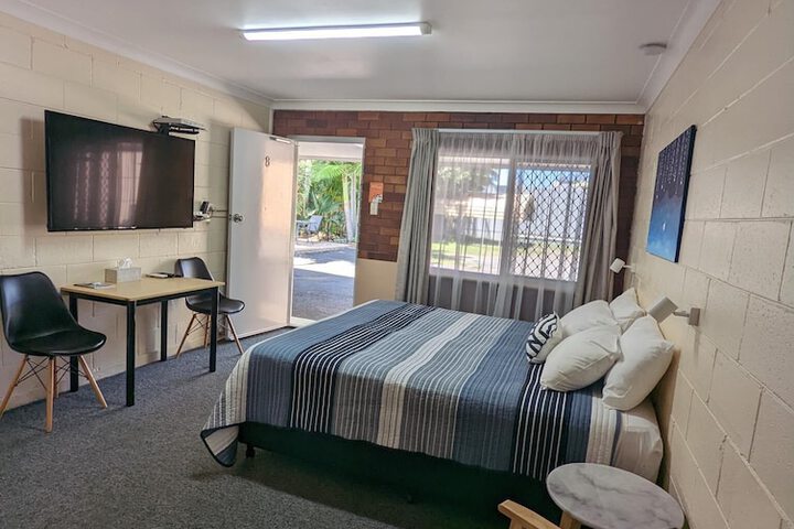 Room 12 of 25