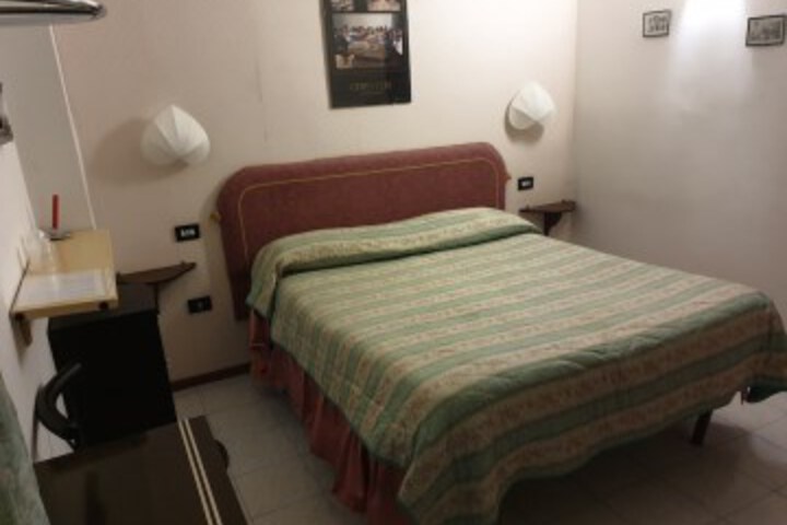 Room 13 of 47