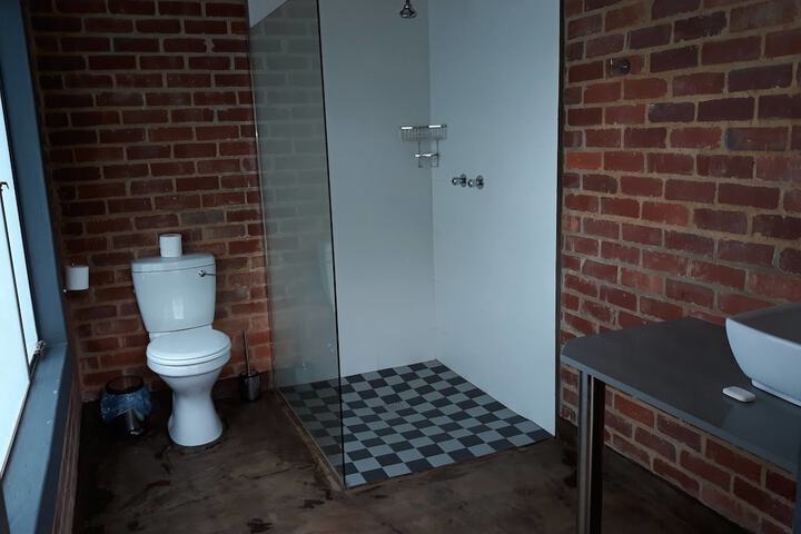 Room 4 of 11