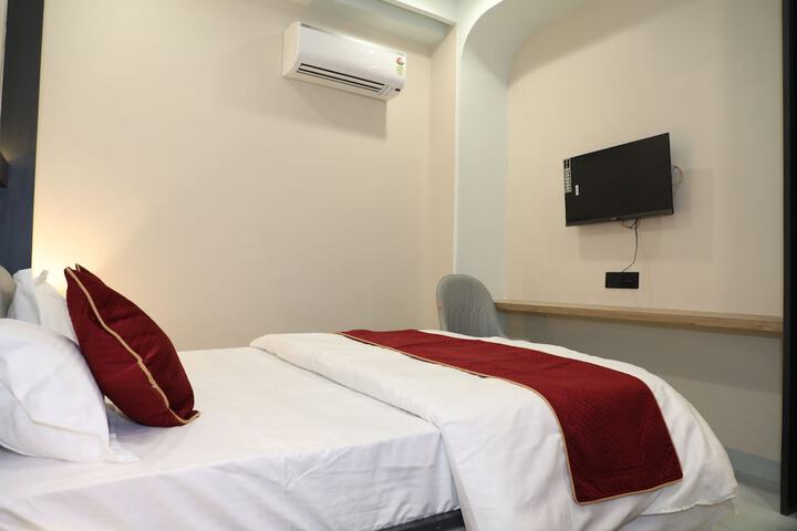 Room 32 of 59