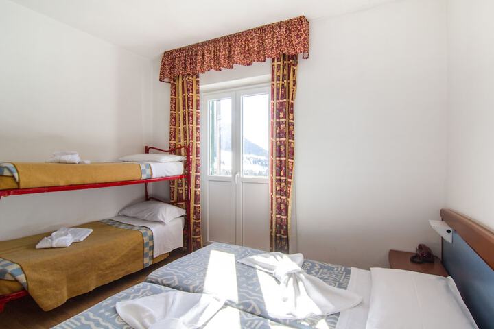 Room 16 of 70