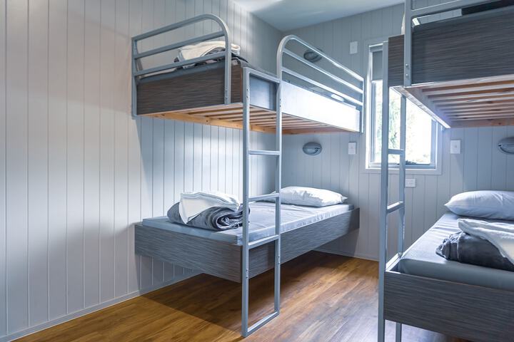 Room 13 of 204