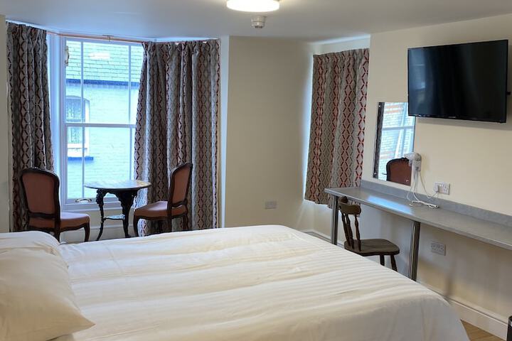 Room 4 of 24