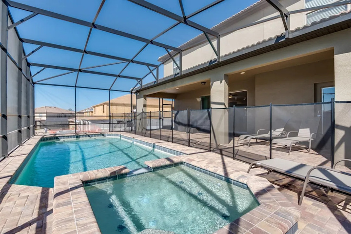 Pool 18 of 28