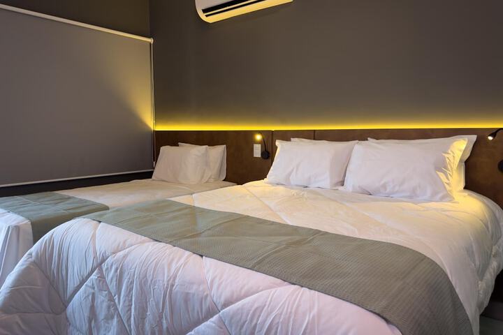 Room 7 of 33