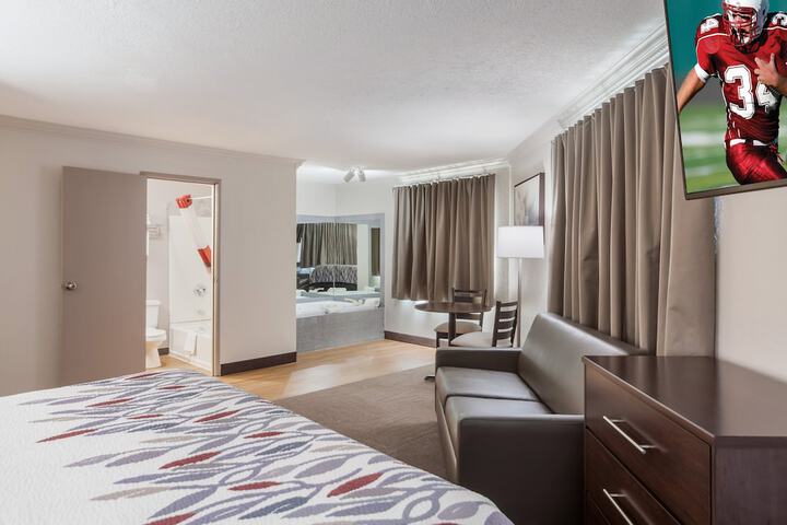 Superior King Bed with Sofa (21 of 25)