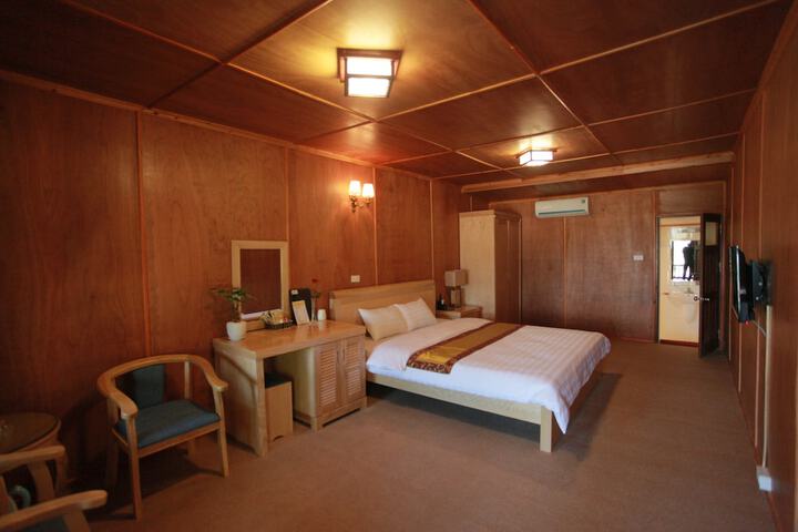 Room 17 of 74