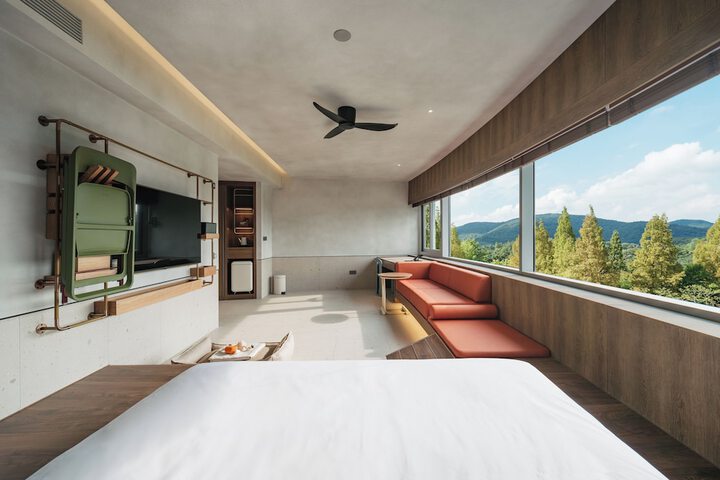 Room 27 of 120